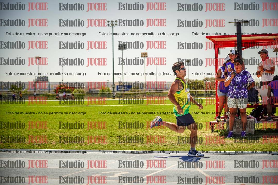 Fotos de los 800mts llanos de varones LIBRE/MASTER - FINAL