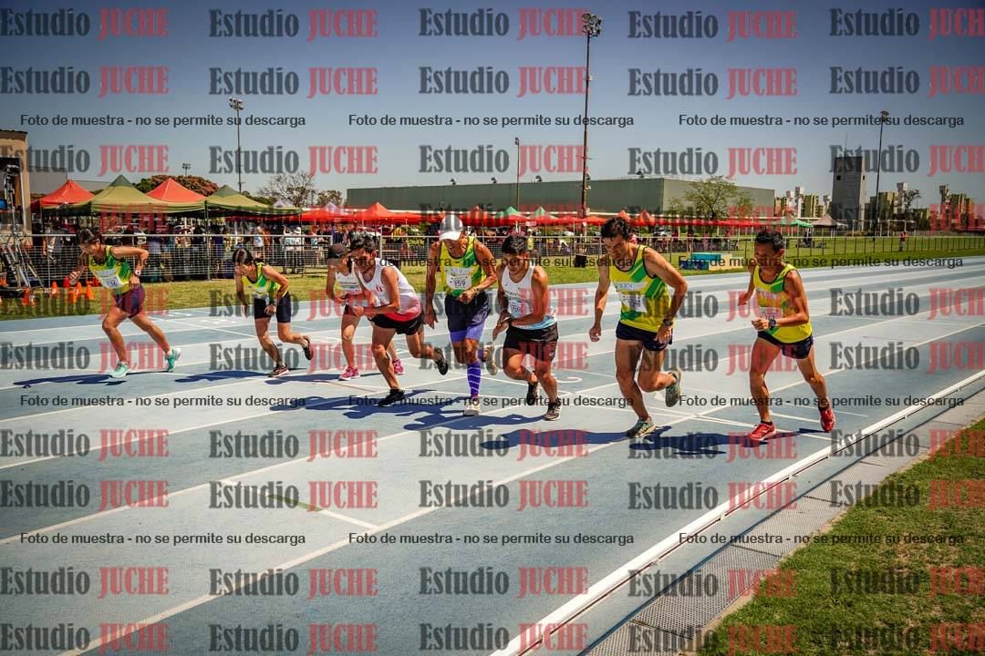 Fotos de los 10.000mts llanos de mujeres y varones LIBRE/MASTER - FINAL