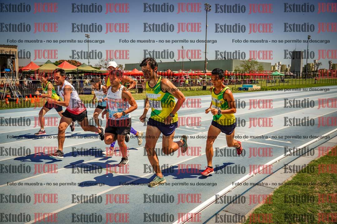 Fotos de los 10.000mts llanos de mujeres y varones LIBRE/MASTER - FINAL