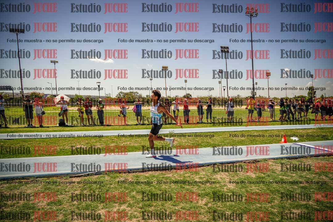 Fotos del salto triple de varones LIBRE/MASTER - FINAL