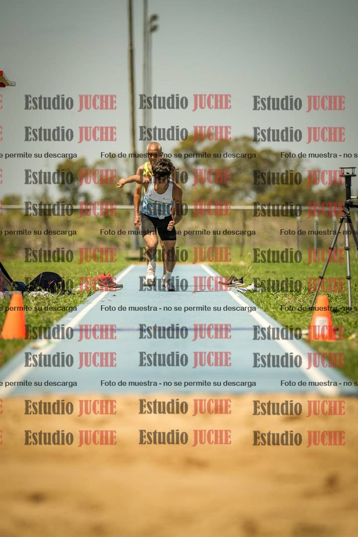 Fotos del salto triple de varones LIBRE/MASTER - FINAL