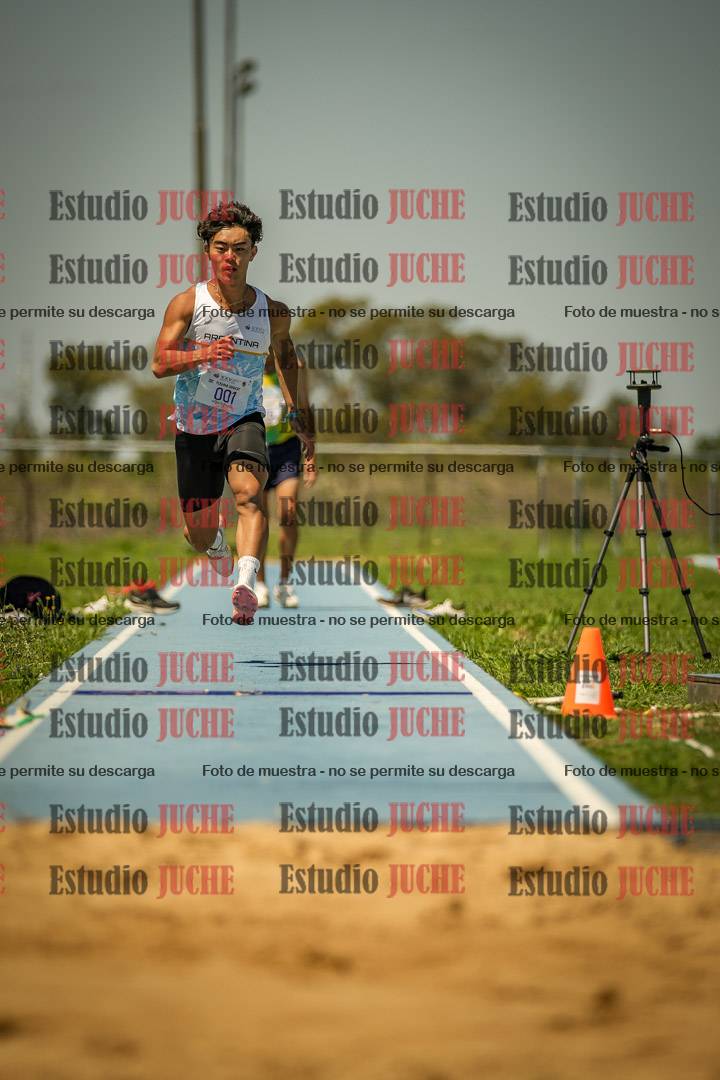 Fotos del salto triple de varones LIBRE/MASTER - FINAL