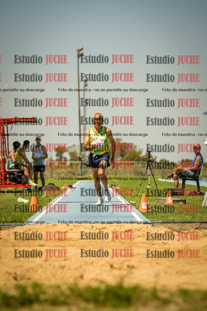 Fotos del salto triple de varones LIBRE/MASTER - FINAL