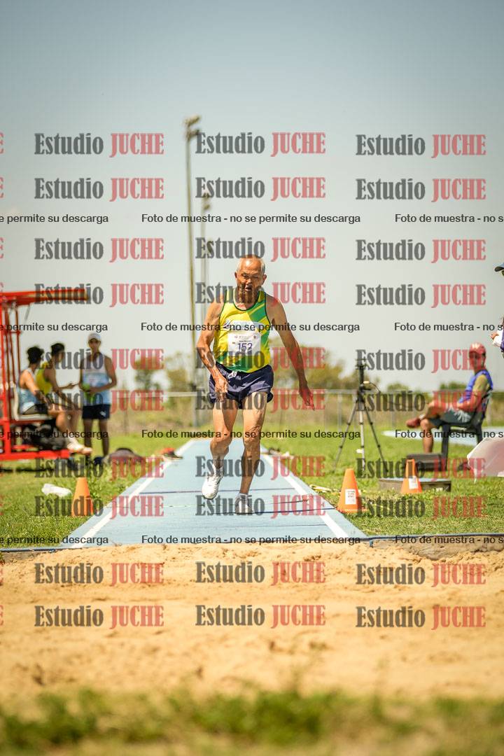 Fotos del salto triple de varones LIBRE/MASTER - FINAL