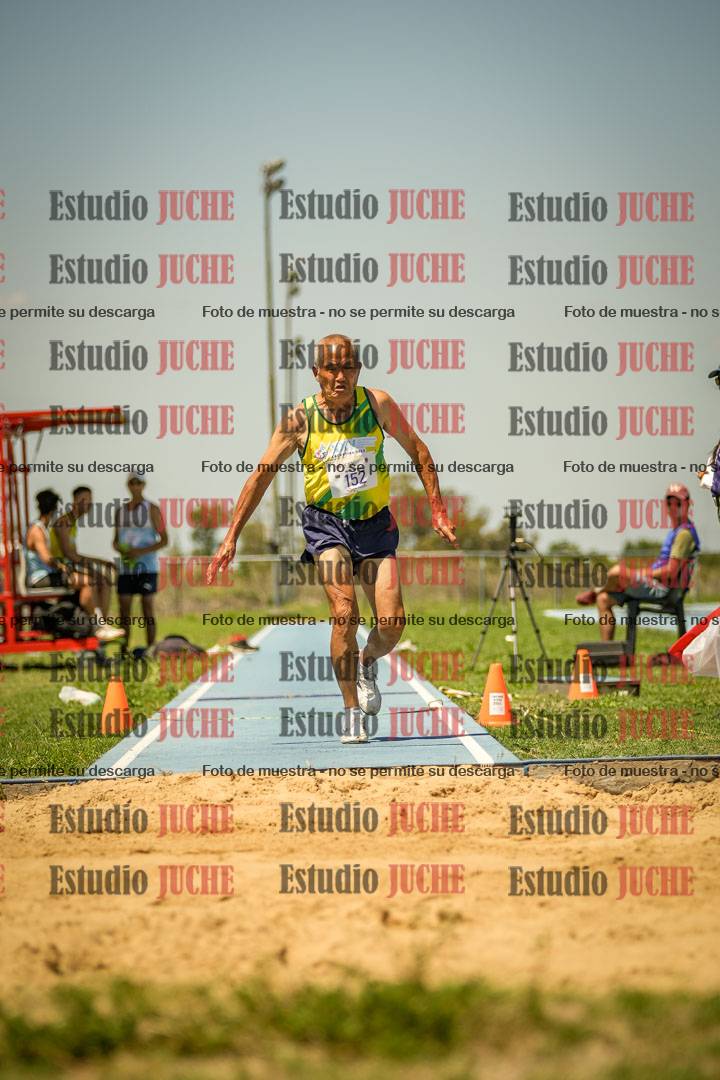 Fotos del salto triple de varones LIBRE/MASTER - FINAL