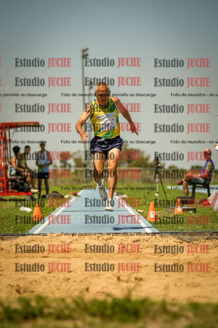 Fotos del salto triple de varones LIBRE/MASTER - FINAL