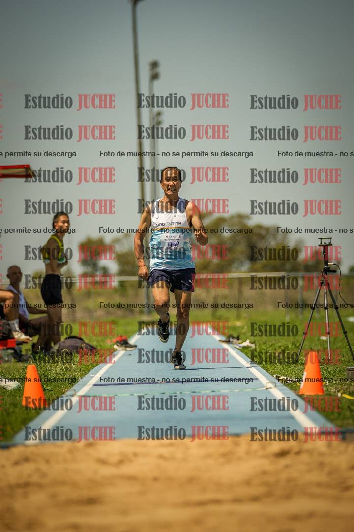Fotos del salto triple de varones LIBRE/MASTER - FINAL