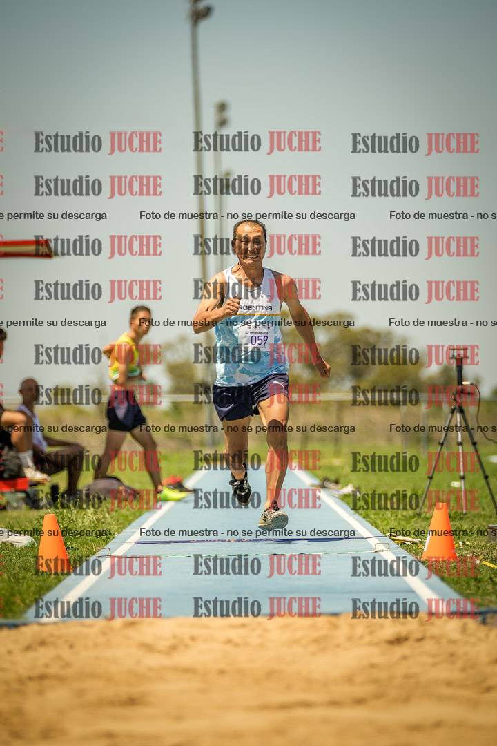 Fotos del salto triple de varones LIBRE/MASTER - FINAL