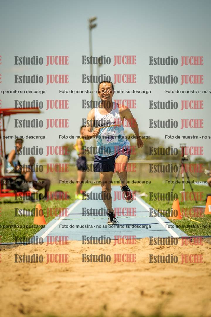 Fotos del salto triple de varones LIBRE/MASTER - FINAL