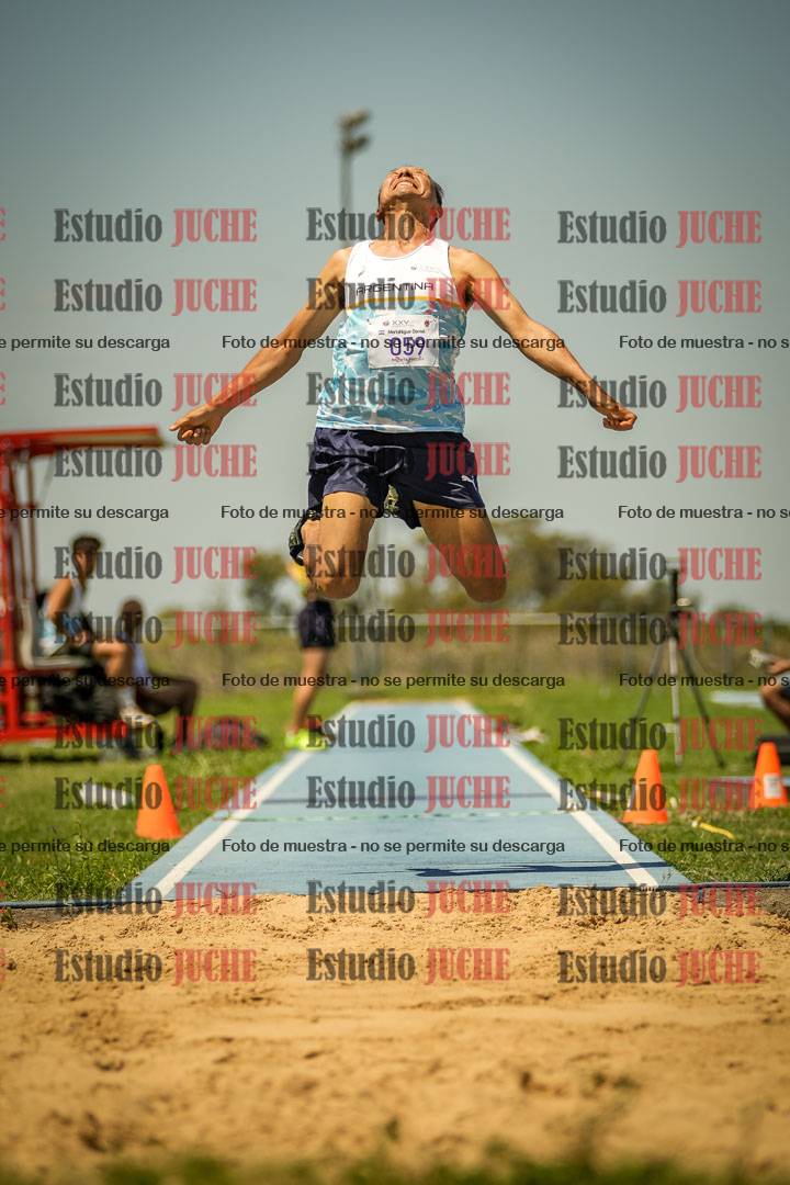 Fotos del salto triple de varones LIBRE/MASTER - FINAL