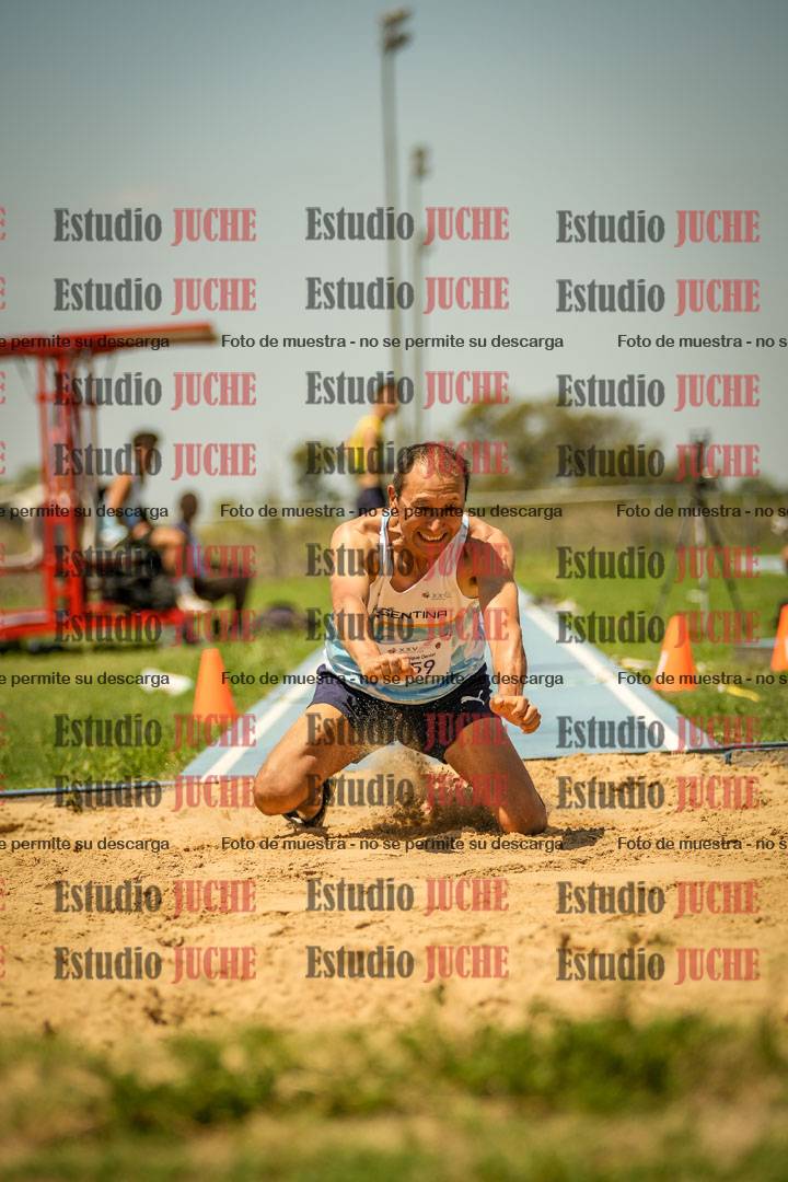 Fotos del salto triple de varones LIBRE/MASTER - FINAL