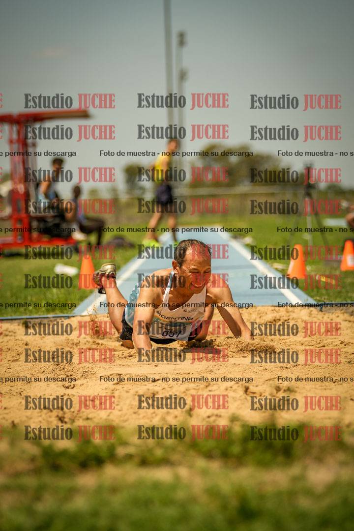 Fotos del salto triple de varones LIBRE/MASTER - FINAL
