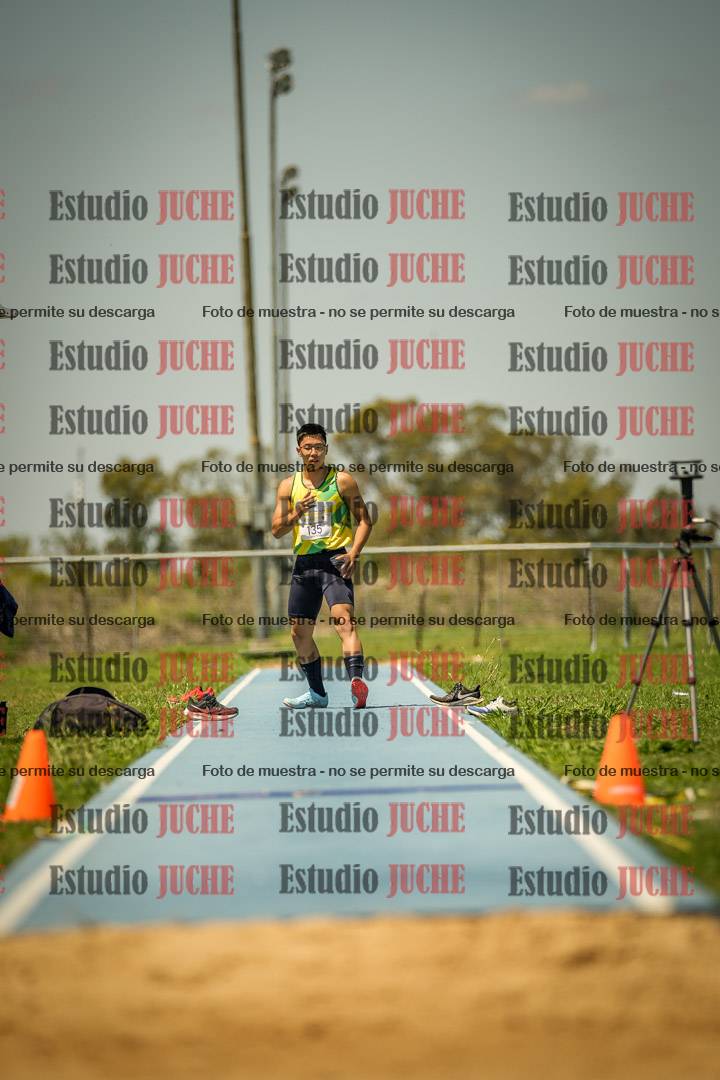 Fotos del salto triple de varones LIBRE/MASTER - FINAL