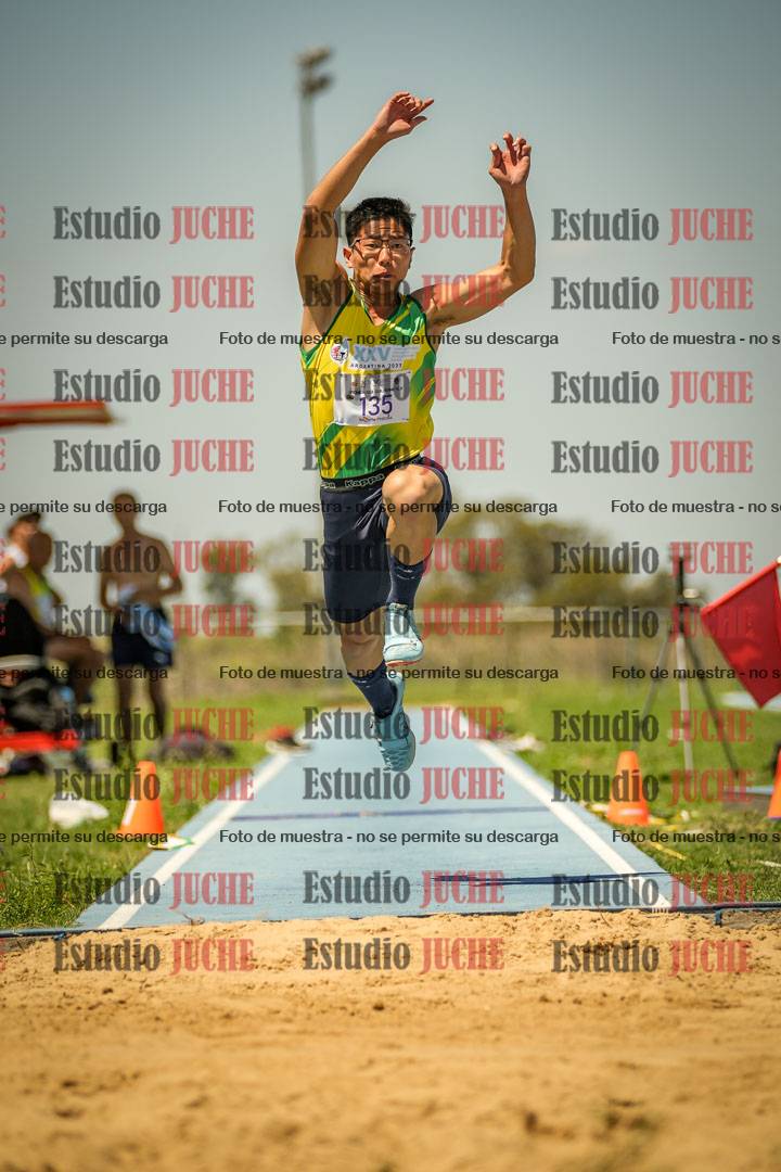 Fotos del salto triple de varones LIBRE/MASTER - FINAL