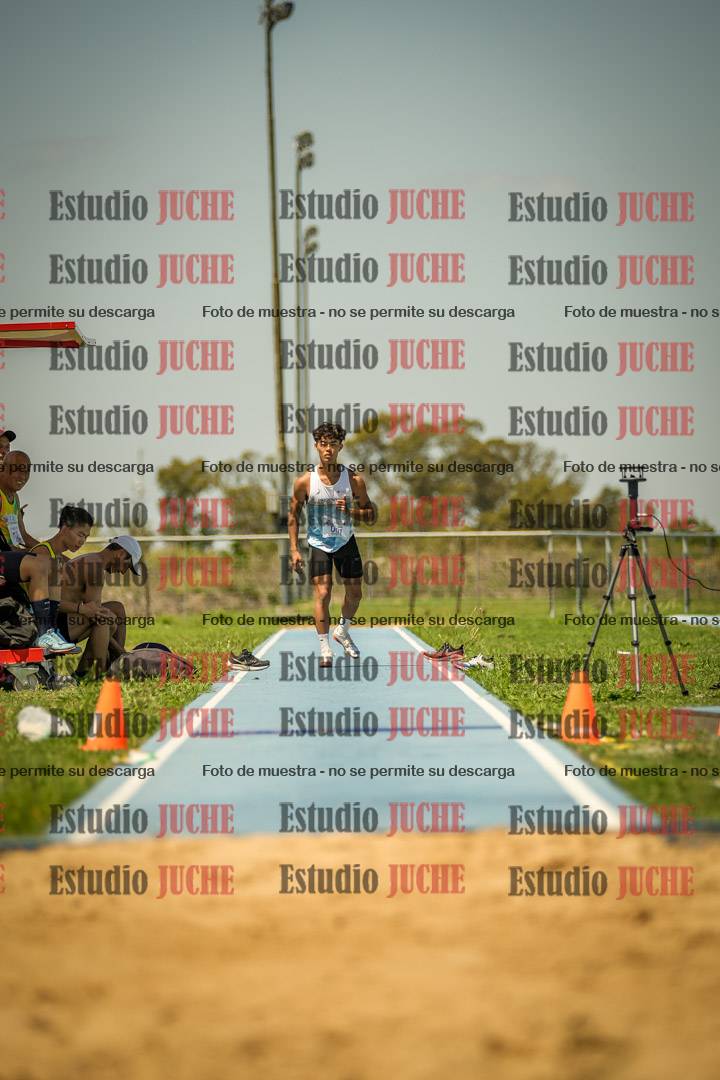 Fotos del salto triple de varones LIBRE/MASTER - FINAL