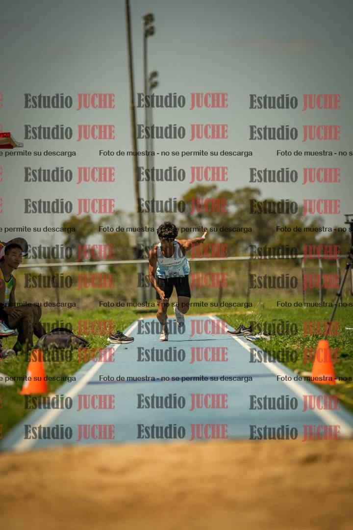 Fotos del salto triple de varones LIBRE/MASTER - FINAL