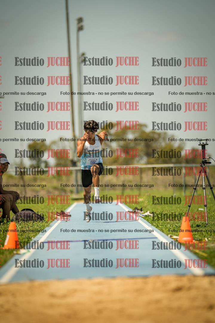 Fotos del salto triple de varones LIBRE/MASTER - FINAL