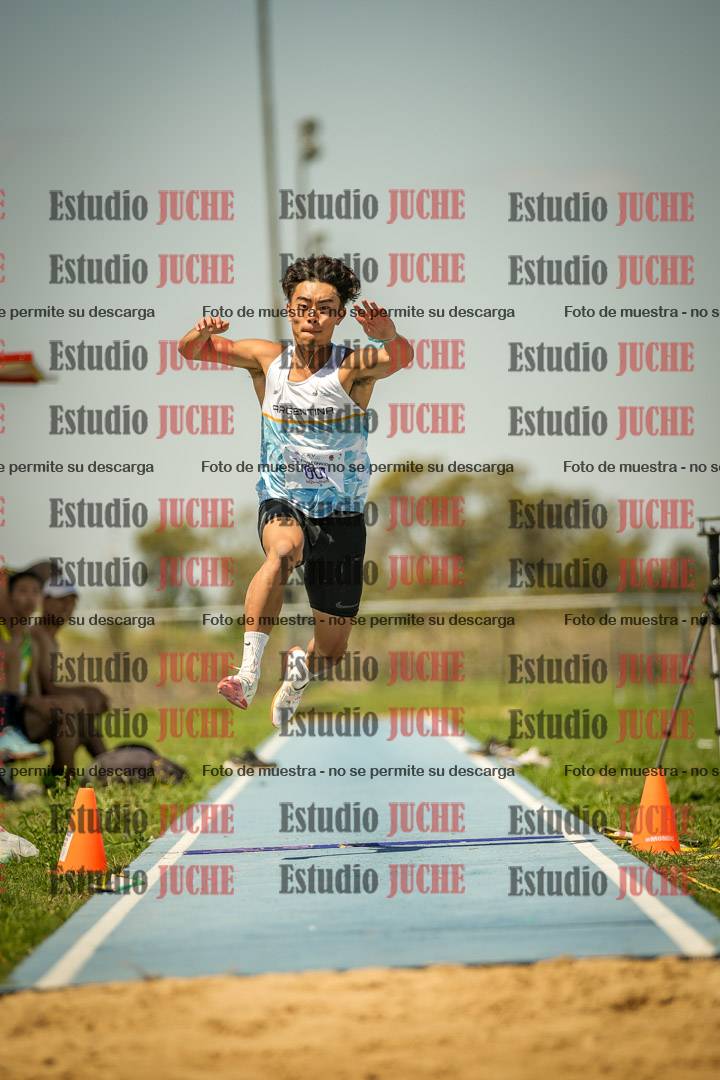 Fotos del salto triple de varones LIBRE/MASTER - FINAL