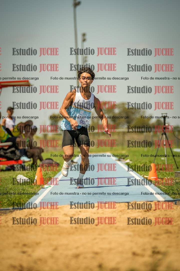 Fotos del salto triple de varones LIBRE/MASTER - FINAL