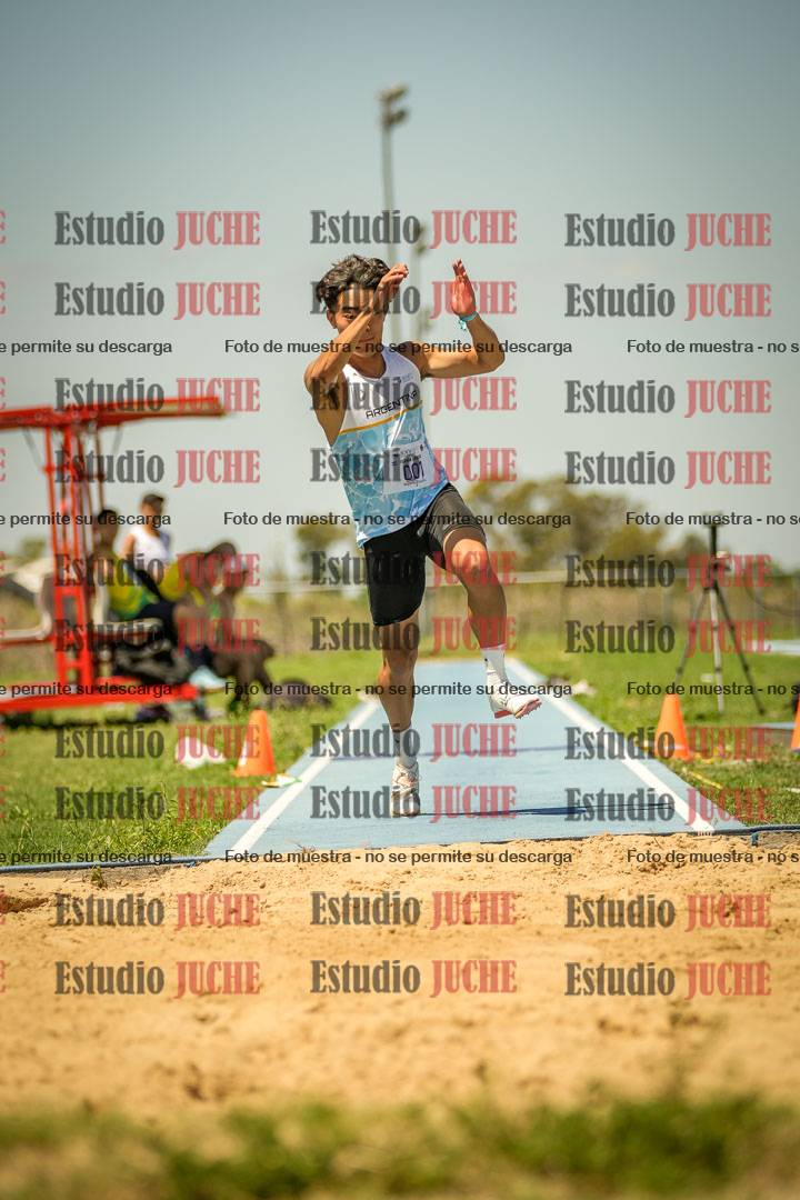 Fotos del salto triple de varones LIBRE/MASTER - FINAL