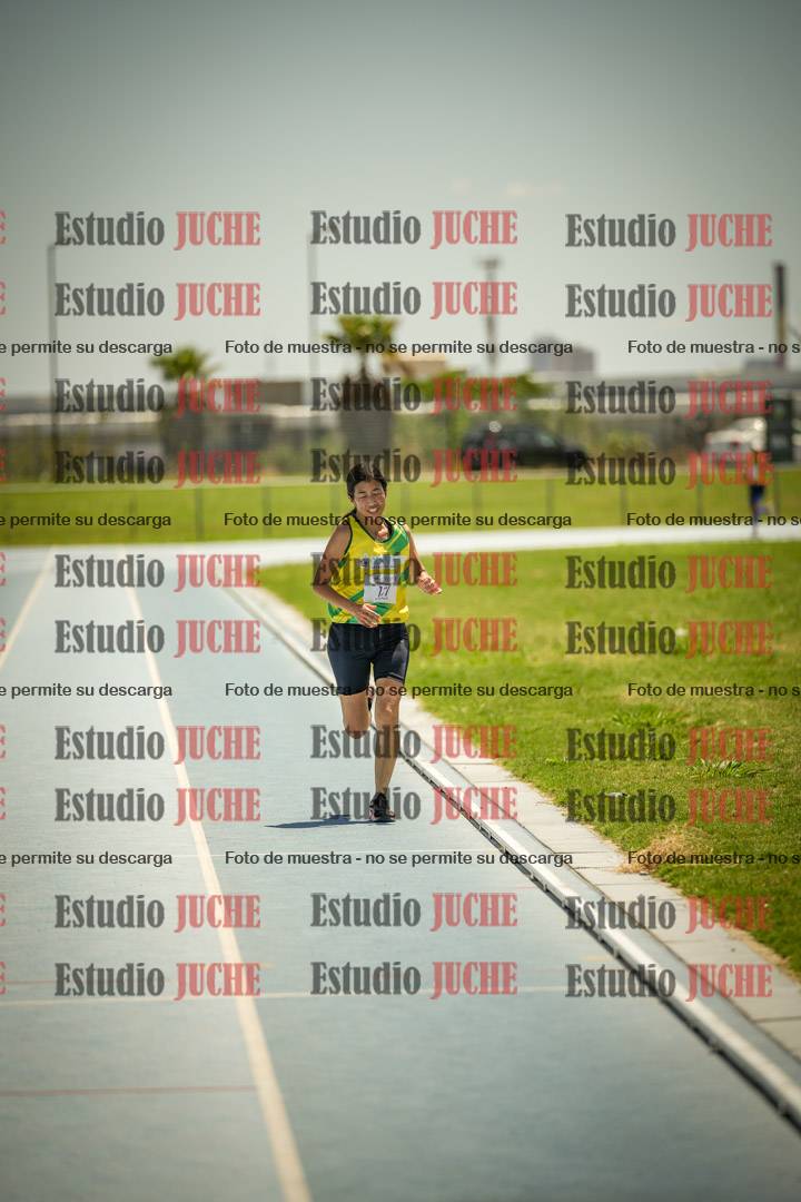 Fotos de los 10.000mts llanos de mujeres y varones LIBRE/MASTER - FINAL