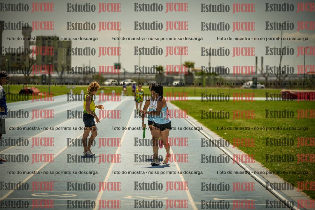 Fotos de las Postas 4x400mts de mujeres MASTER - FINAL