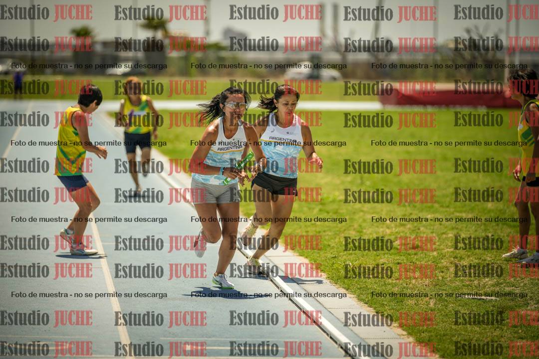 Fotos de las Postas 4x400mts de mujeres MASTER - FINAL