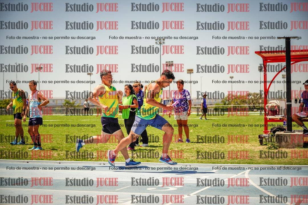 Fotos de las Postas 4x400mts de varones MASTER - FINAL
