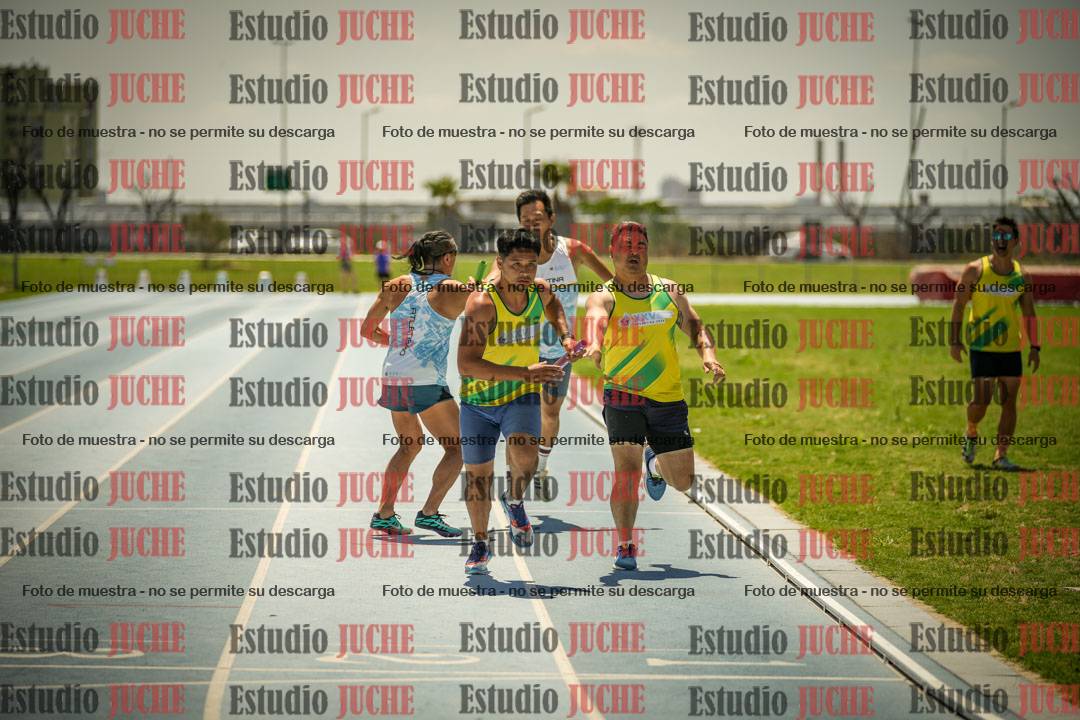 Fotos de las Postas 4x400mts de varones MASTER - FINAL