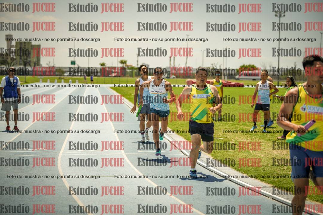 Fotos de las Postas 4x400mts de varones MASTER - FINAL