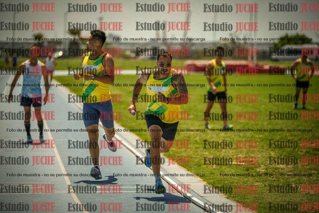 Fotos de las Postas 4x400mts de varones MASTER - FINAL
