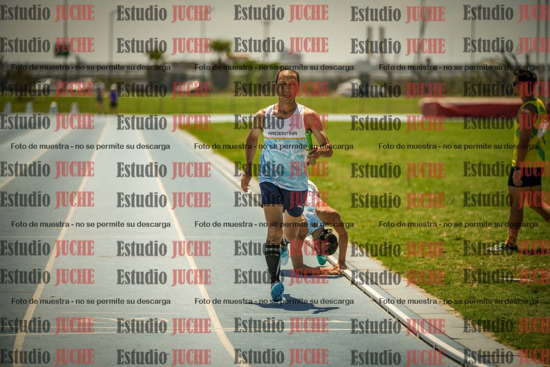 Fotos de las Postas 4x400mts de varones MASTER - FINAL