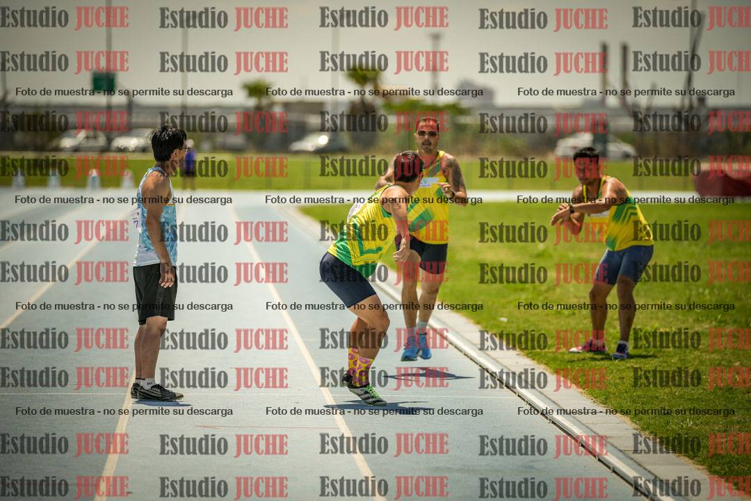Fotos de las Postas 4x400mts de varones MASTER - FINAL
