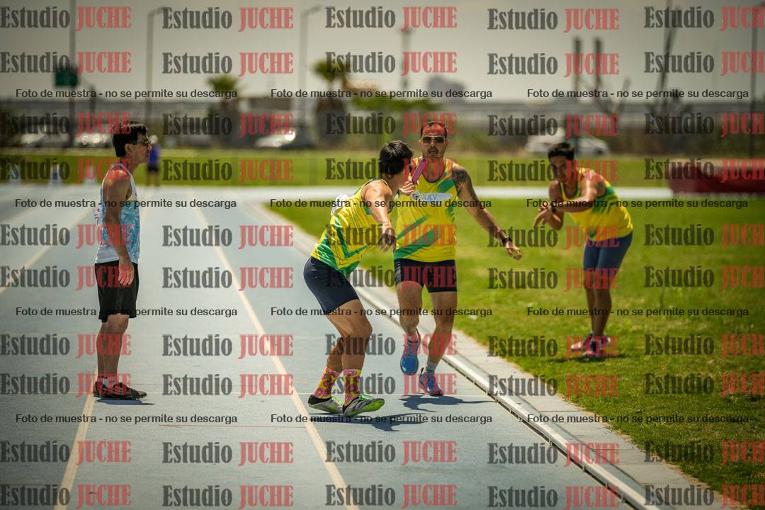 Fotos de las Postas 4x400mts de varones MASTER - FINAL