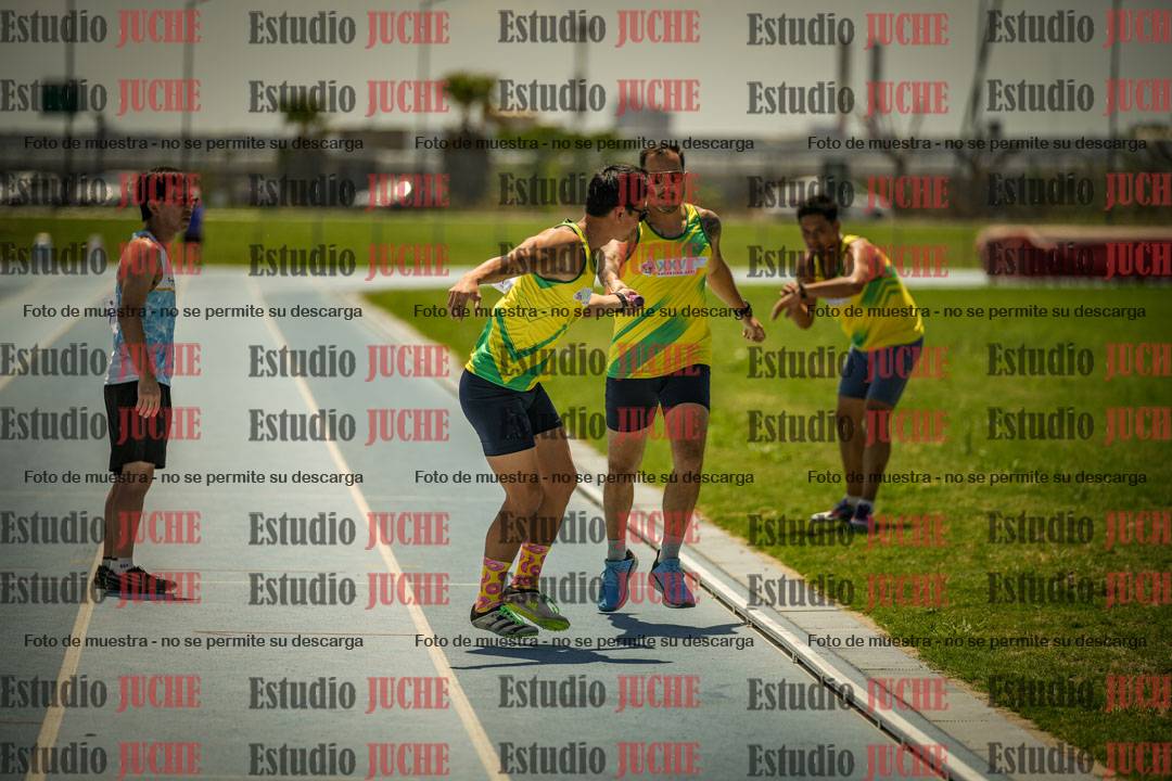 Fotos de las Postas 4x400mts de varones MASTER - FINAL