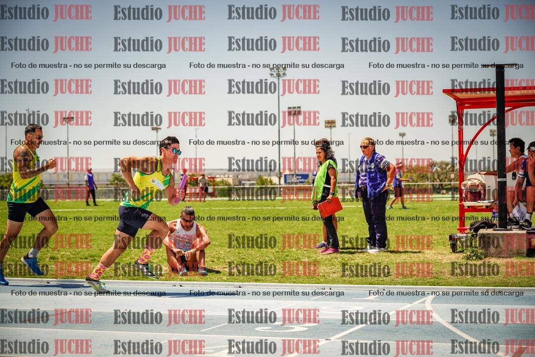 Fotos de las Postas 4x400mts de varones MASTER - FINAL