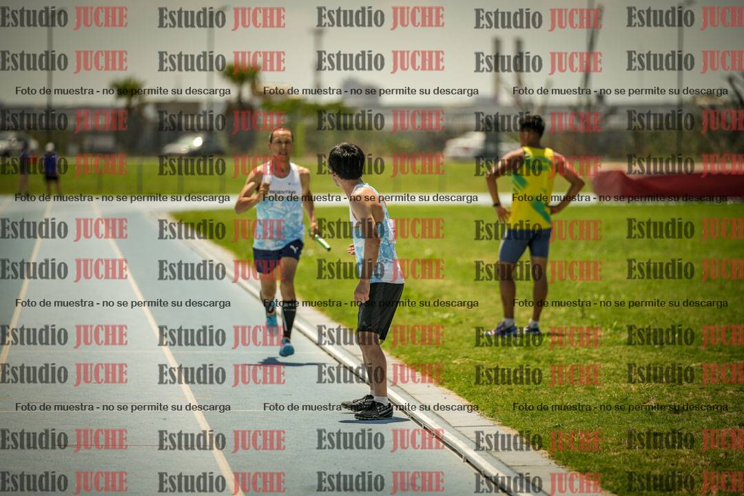Fotos de las Postas 4x400mts de varones MASTER - FINAL