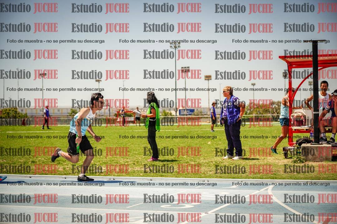 Fotos de las Postas 4x400mts de varones MASTER - FINAL