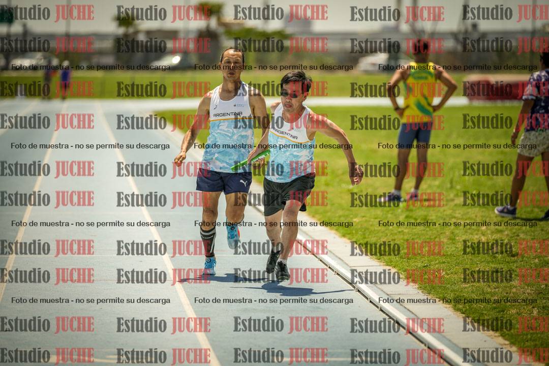 Fotos de las Postas 4x400mts de varones MASTER - FINAL