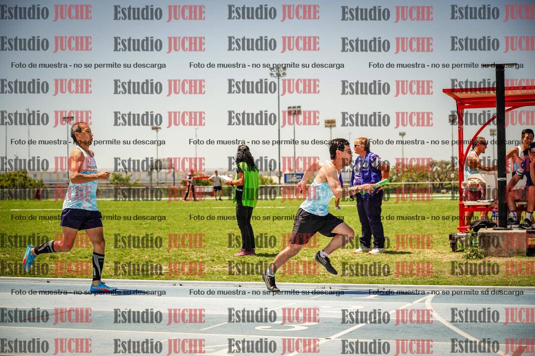 Fotos de las Postas 4x400mts de varones MASTER - FINAL