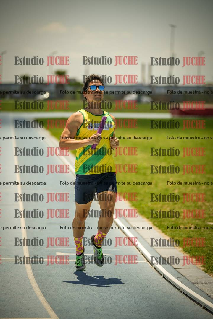 Fotos de las Postas 4x400mts de varones MASTER - FINAL