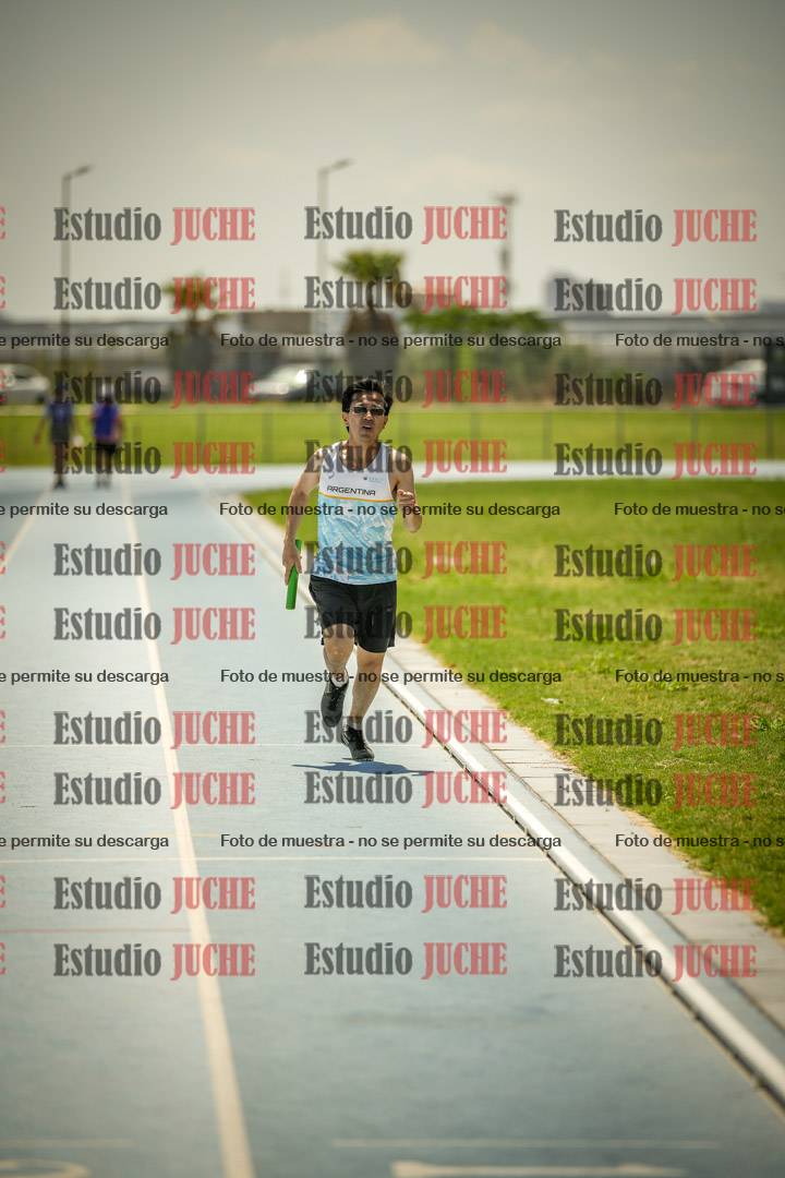 Fotos de las Postas 4x400mts de varones MASTER - FINAL