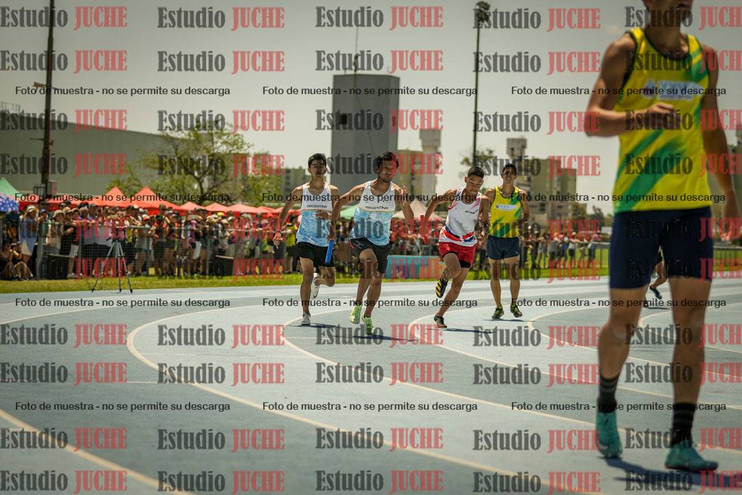 Fotos de las Postas 4x400mts de varones LIBRE - FINAL