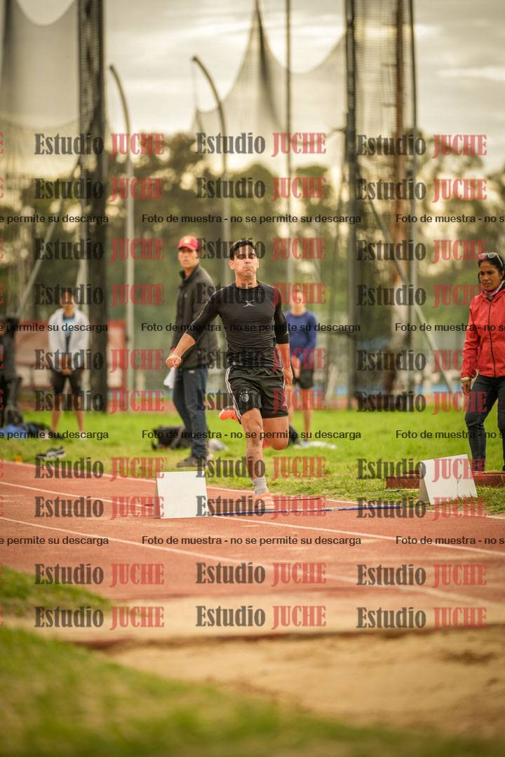 Fotos del salto triple - incluye todas las tandas