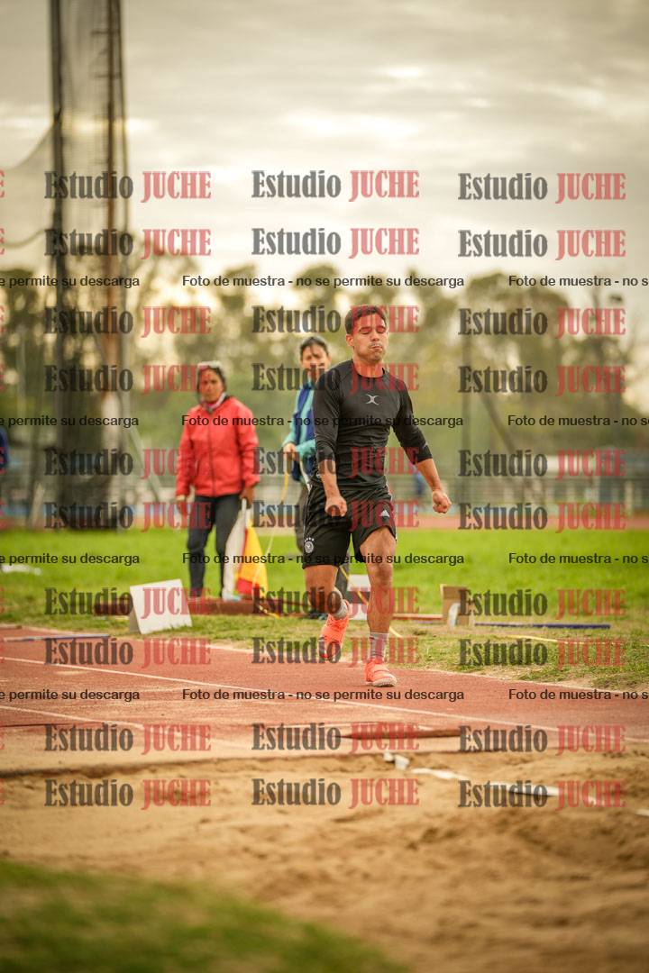 Fotos del salto triple - incluye todas las tandas