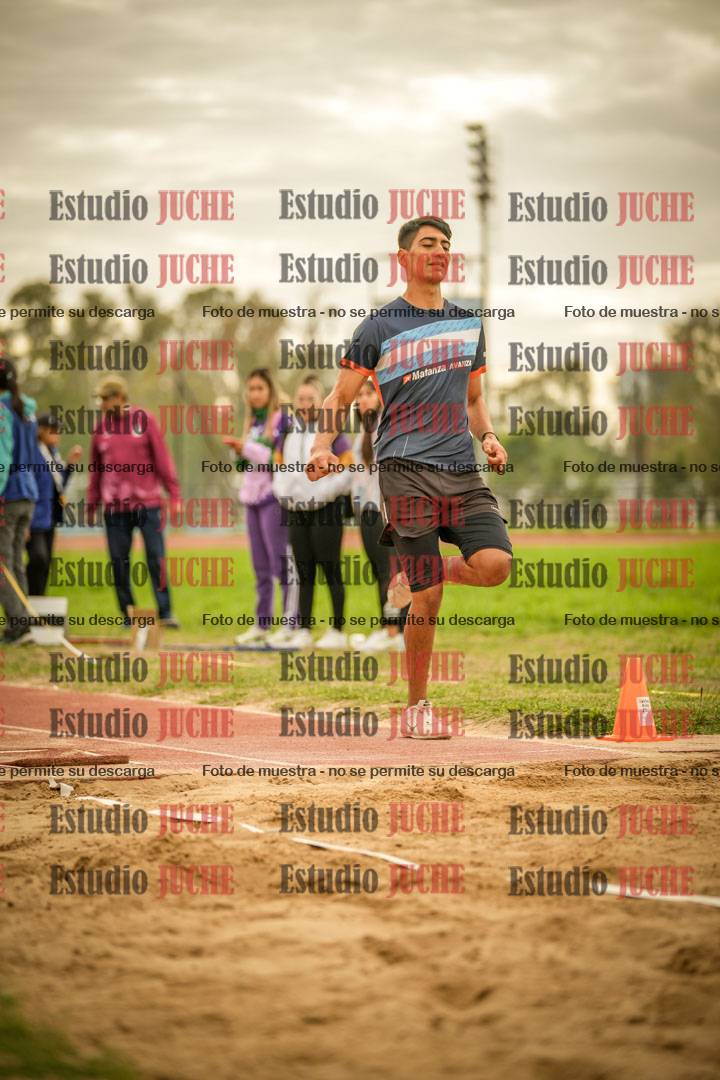 Fotos del salto triple - incluye todas las tandas