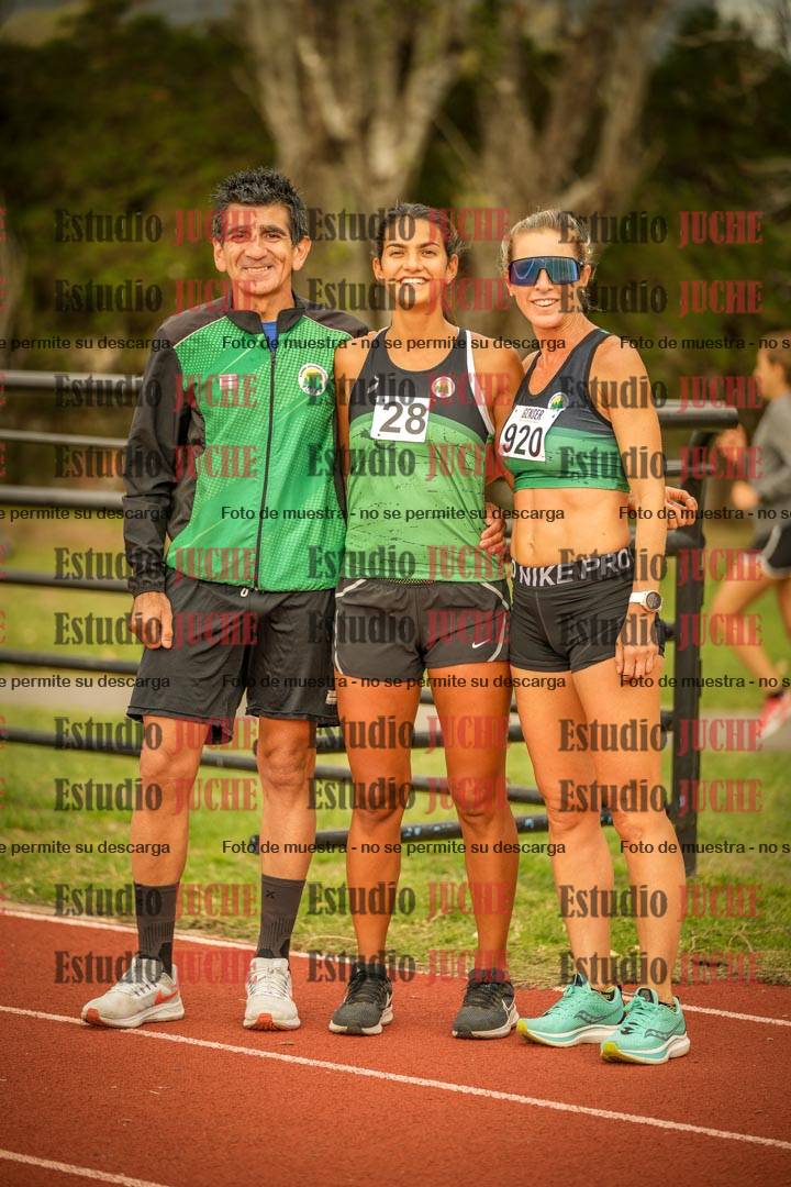 Fotos de algunos podios y extras del torneo
