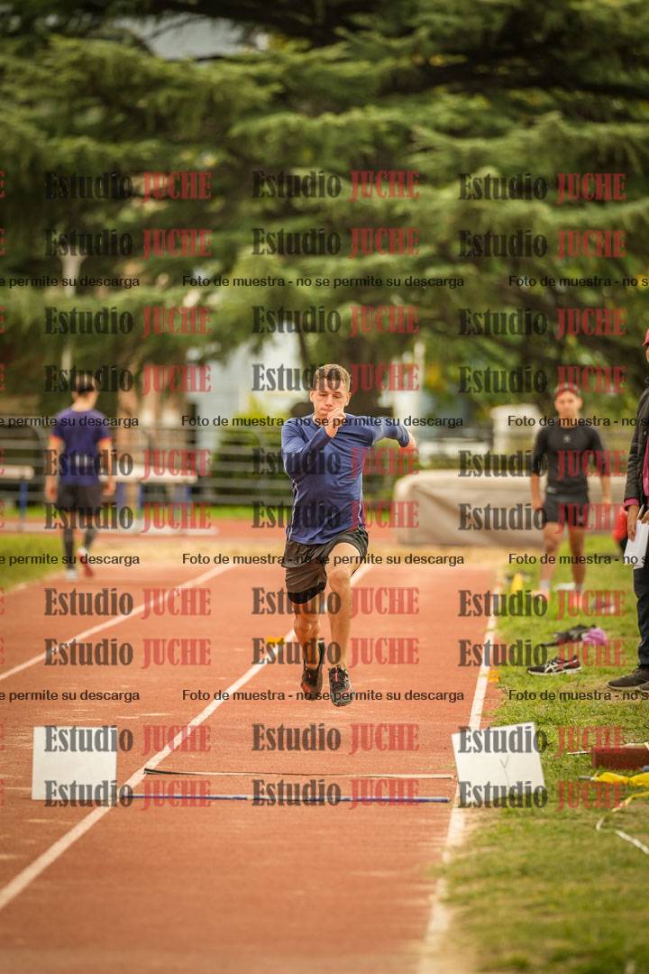 Fotos del salto triple - incluye todas las tandas