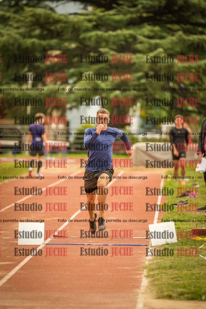 Fotos del salto triple - incluye todas las tandas