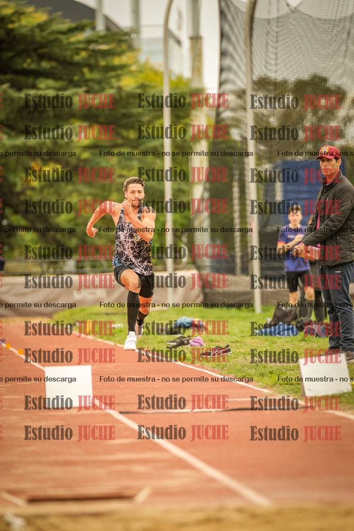 Fotos del salto triple - incluye todas las tandas